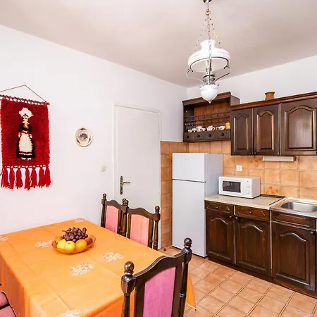 & Stella Apartment *